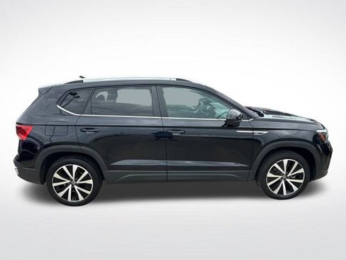Used 2024 Volkswagen Taos SE FWD image 10