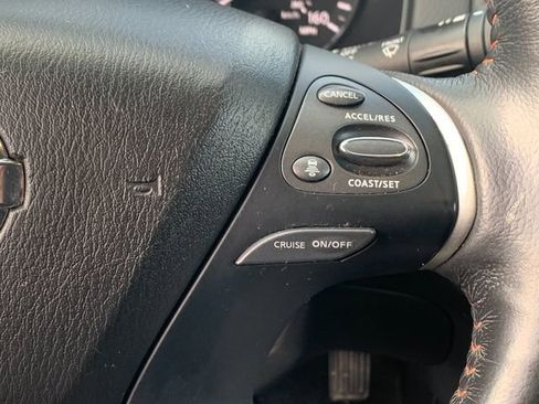 Used 2020 Nissan Pathfinder SL image 29