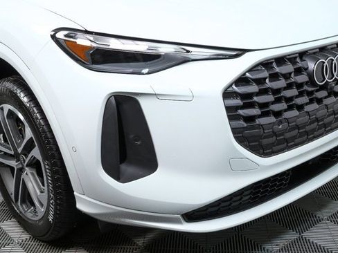 Certified 2025 Audi Q5 Premium w/ Convenience Package image 37