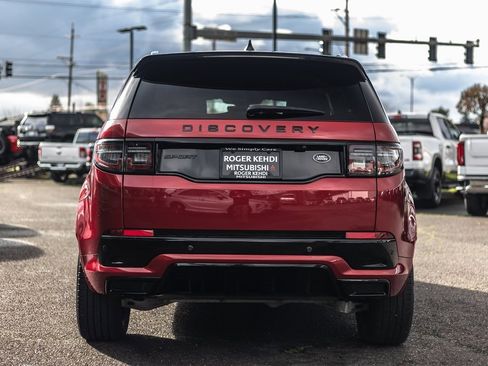 Used 2023 Land Rover Discovery Sport SE R-Dynamic image 8
