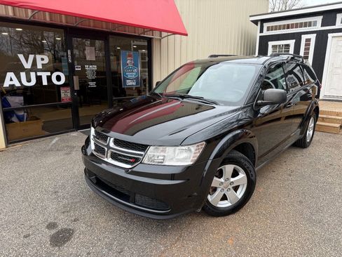 Used 2013 Dodge Journey SE image 1