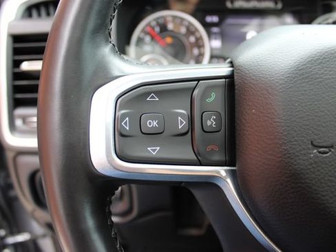 Used 2019 RAM 1500 Laramie AWD/4WD image 18