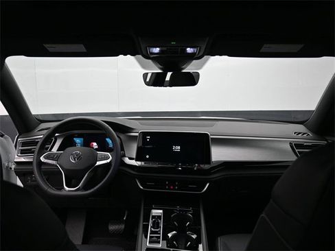 New 2026 Volkswagen Atlas Cross Sport SE image 10