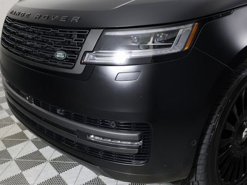 Used 2023 Land Rover Range Rover SE image 43