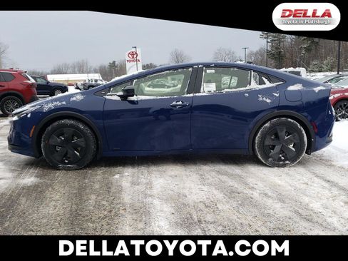 New 2026 Toyota Prius LE image 1