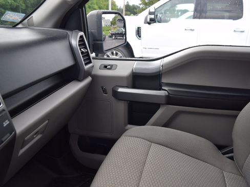 Used 2017 Ford F150 XLT w/ Equipment Group 302A Luxury AWD/4WD image 17