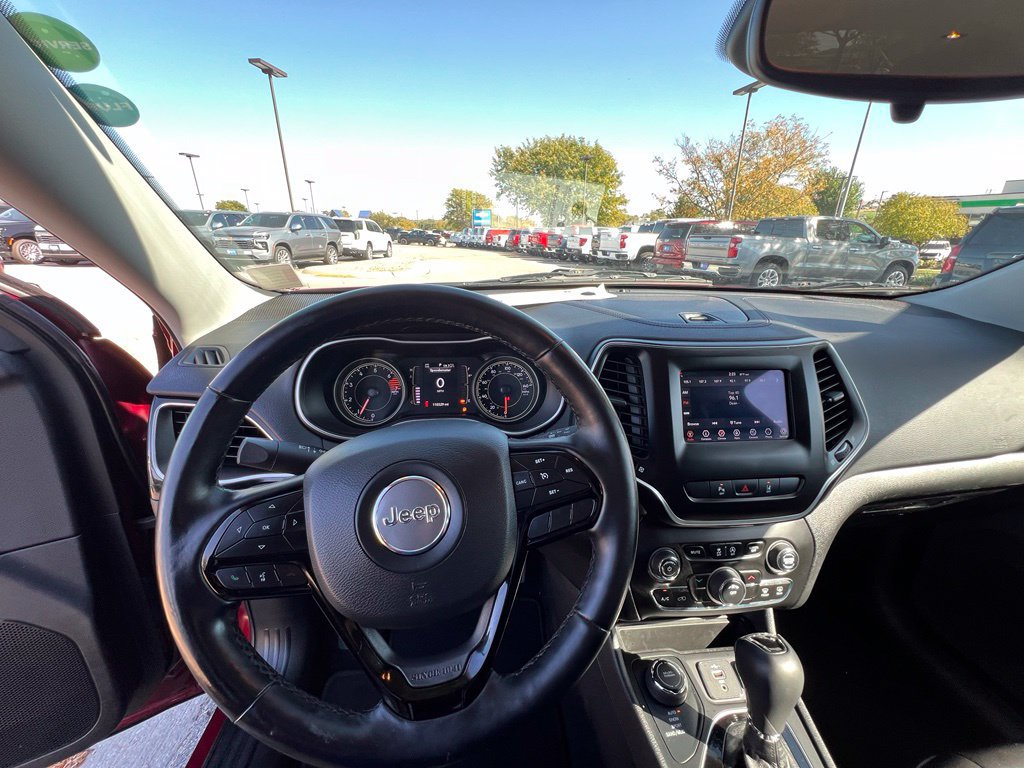 Used 2021 Jeep Cherokee Latitude Plus AWD/4WD image 38