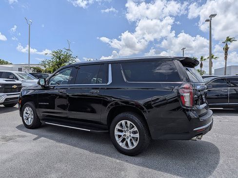 Certified 2024 Chevrolet Suburban Premier AWD/4WD image 5