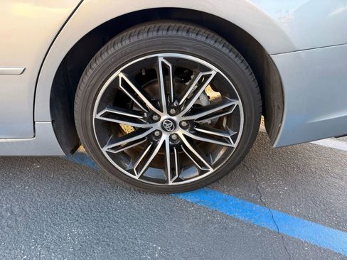 Used 2020 Toyota Avalon XSE w/ Carpet Mat Package image 4