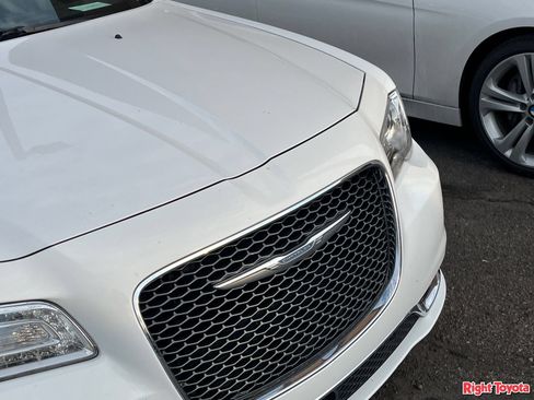 Used 2018 Chrysler 300 Limited w/ Safetytec Plus Group RWD image 7