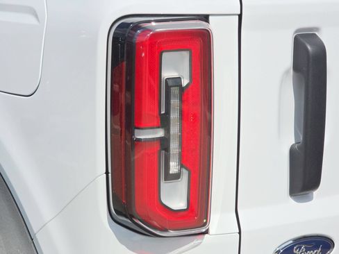 Used 2025 Ford Bronco Badlands AWD/4WD image 31