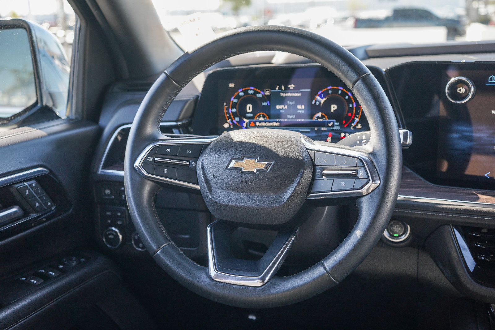 Used 2025 Chevrolet Suburban LT AWD/4WD image 15