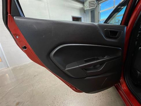 Used 2018 Ford Fiesta SE image 17