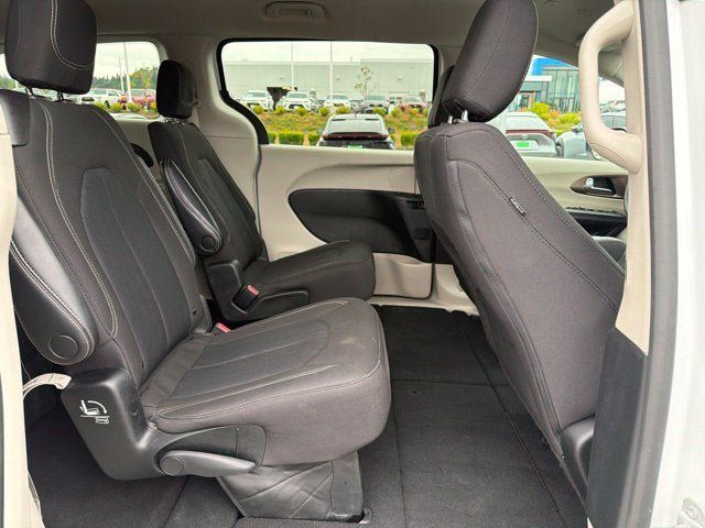 Used 2023 Chrysler Voyager LX FWD image 11
