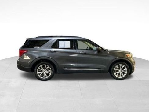 Used 2020 Ford Explorer XLT w/ Equipment Group 202A image 4
