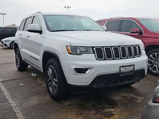 Used 2020 Jeep Grand Cherokee Laredo w/ 18" Wheel & 8.4" Radio Group video 2