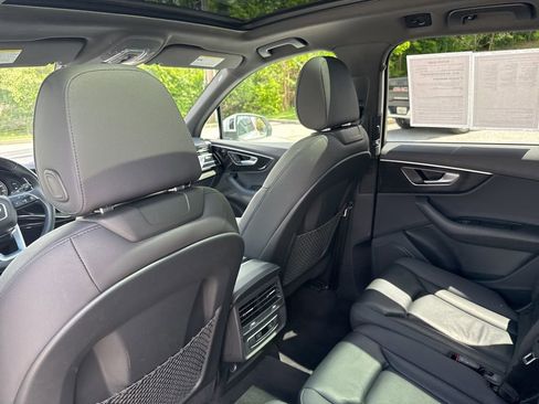 Used 2021 Audi Q7 3.0T Premium w/ Convenience Package AWD/4WD image 16
