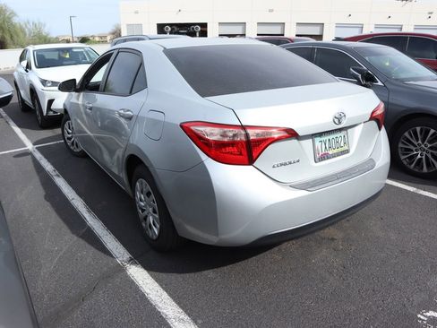 Used 2018 Toyota Corolla LE w/ Carpet Mat Package (TMS) image 2