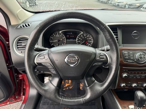 Used 2019 Nissan Pathfinder Platinum image 20