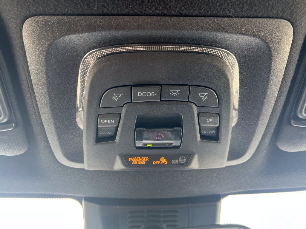 Used 2023 Toyota Corolla SE w/ SE Package FWD image 34