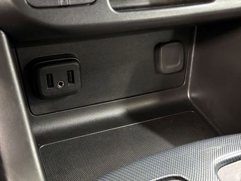 Used 2022 Chevrolet Colorado Z71 w/ Safety Package image 25