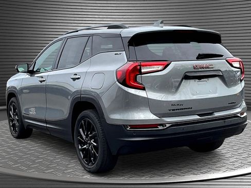 Used 2023 GMC Terrain SLT w/ Tech Package image 4