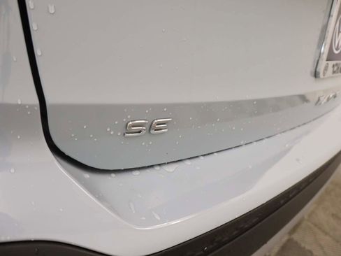 Used 2025 Volkswagen Taos SE w/ Panoramic Sunroof Package image 21