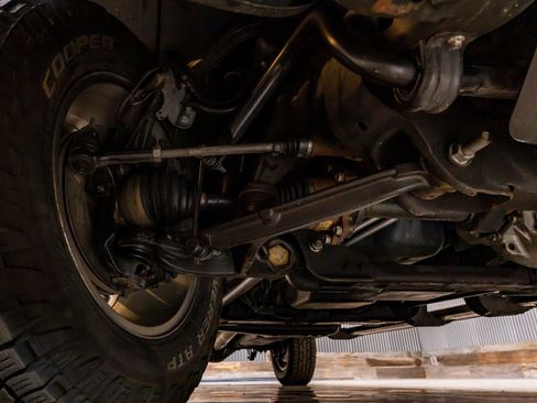 Used 2020 GMC Sierra 2500 4x4 Crew Cab w/ Gooseneck/5TH Wheel Package image 13