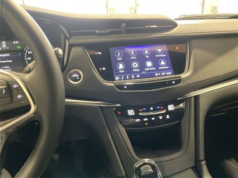 Certified 2025 Cadillac XT5 Premium Luxury image 18
