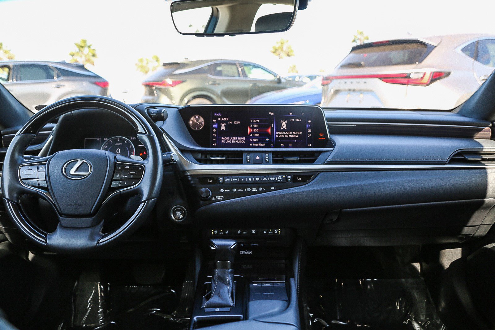 Used 2019 Lexus ES 350 Ultra Luxury w/ Accessory Package 2 FWD image 12