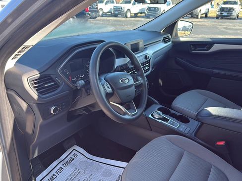 Used 2022 Ford Escape S image 15