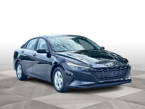 Used 2023 Hyundai Elantra SE FWD image 2