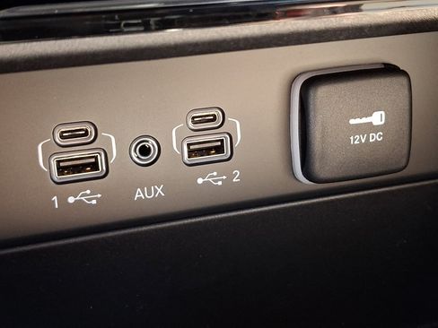 New 2026 Jeep Grand Cherokee Limited AWD/4WD image 16