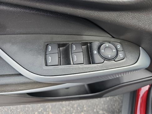 Used 2025 Chevrolet Trax LS image 8