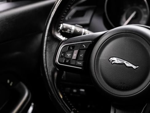 Used 2018 Jaguar E-PACE S AWD/4WD image 18