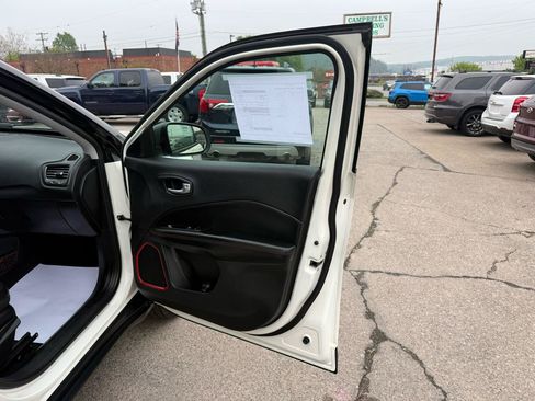 Used 2018 Jeep Compass Trailhawk AWD/4WD image 45