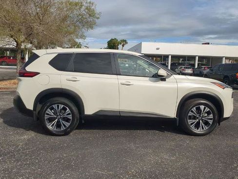 Certified 2023 Nissan Rogue SV FWD image 3