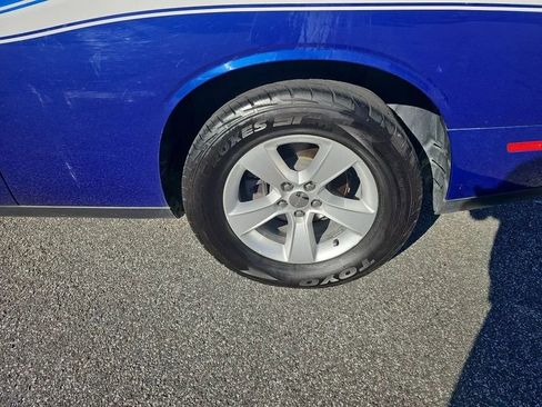 Used 2019 Dodge Challenger SXT RWD image 9