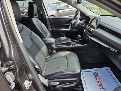 Used 2022 Jeep Compass Trailhawk image 16