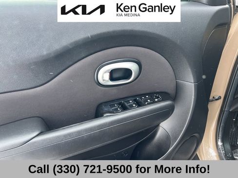 Used 2015 Kia Soul + image 26