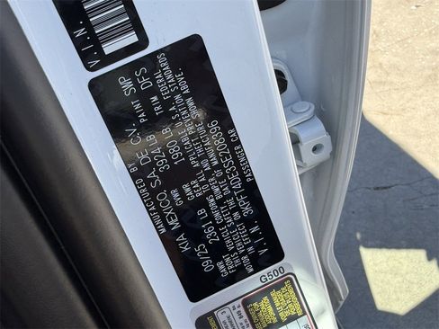 New 2025 Kia K4 LXS image 30