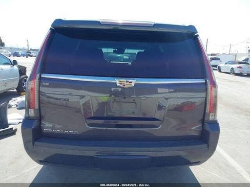 Used 2016 Cadillac Escalade Luxury RWD image 9