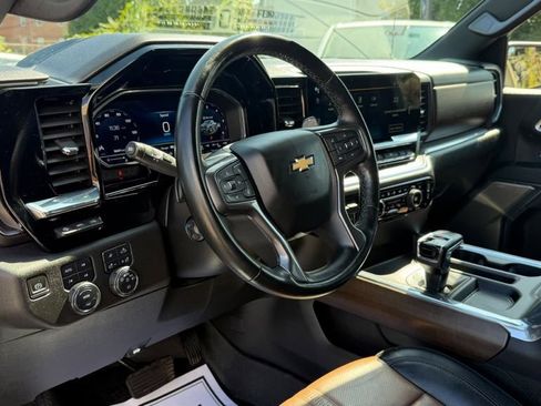 Used 2023 Chevrolet Silverado 1500 High Country w/ High Country Premium Package AWD/4WD image 13