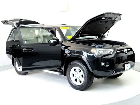Certified 2023 Toyota 4Runner SR5 Premium w/ Moonroof Package AWD/4WD image 12