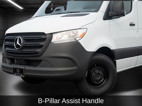 Used 2025 Mercedes-Benz Sprinter 2500 image 17