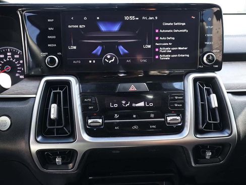 Used 2023 Kia Sorento EX w/ Panoramic Sunroof Package image 55