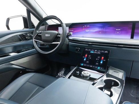 Used 2025 Cadillac Escalade IQ Luxury 2 image 12