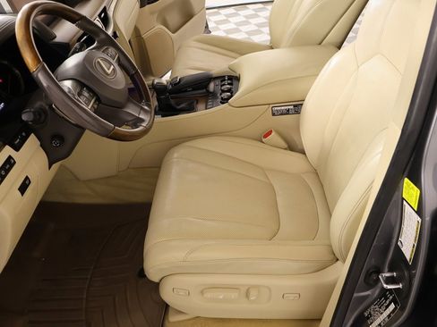 Used 2017 Lexus LX 570 4WD image 12