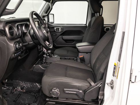 Used 2023 Jeep Wrangler Unlimited w/ Cold Weather Group AWD/4WD image 6