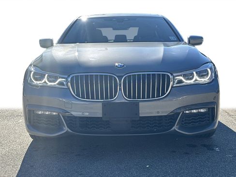 Used 2017 BMW 750i xDrive image 32